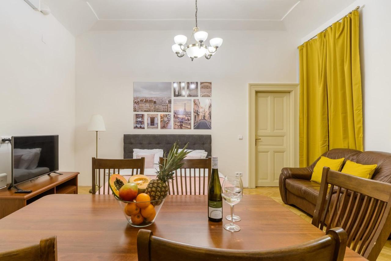 Cozy Apartment Near Stefanikuv Most Praag Buitenkant foto