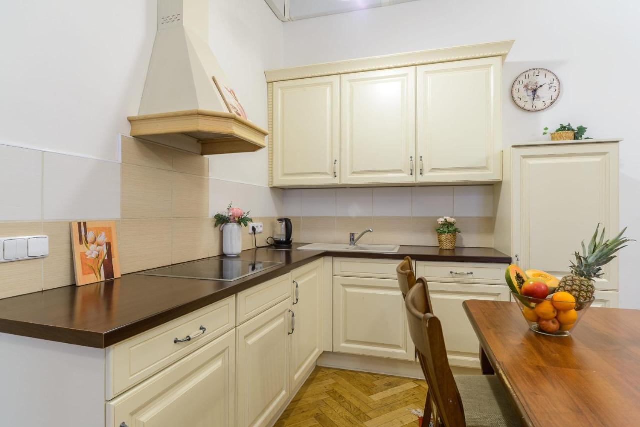 Cozy Apartment Near Stefanikuv Most Praag Buitenkant foto
